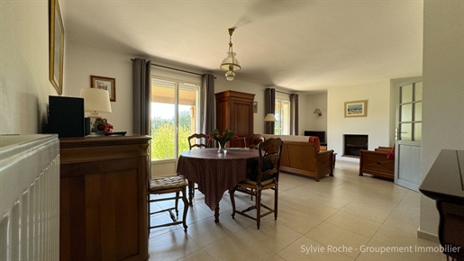 Jonquières, 9 minutes from the A7/A9 Orange interchange, 30 minutes from Avignon Tgv station. Ground