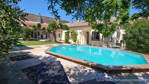 Chateaurenard, 10mn de Saint-Rémy-de-Provence, 15mn d'Avignon et de la gare Tgv, maison avec piscine