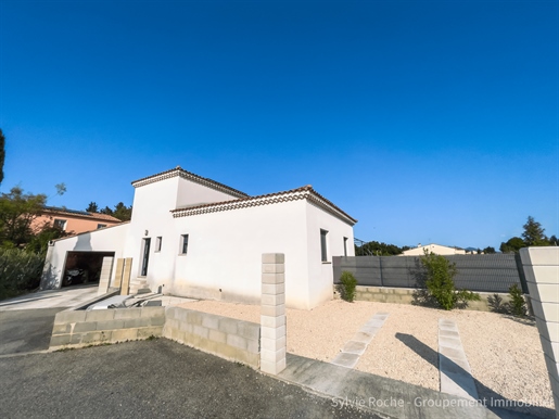 Camaret sur Aigues, Familiehuis uit 2013, 180m2 + veranda van 24m2 op 801m2 met garage.