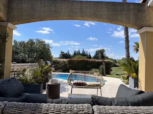 Beautiful Family Villa, Swimming Pool, Double Garage, Outbuilding