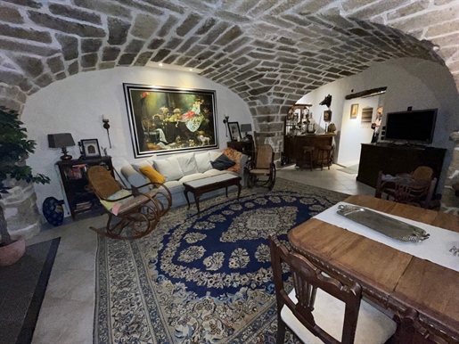34120 Pézenas, charming house of 168 m2 with terrace of 34 m2 and garage of 36 m2