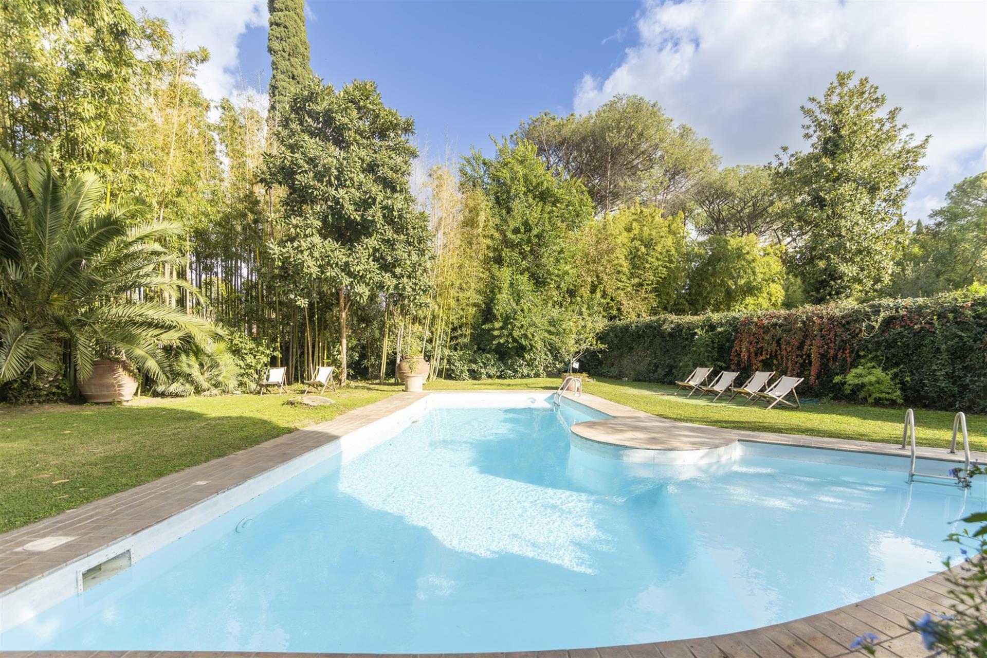 Purchase: Luxury property (00178)