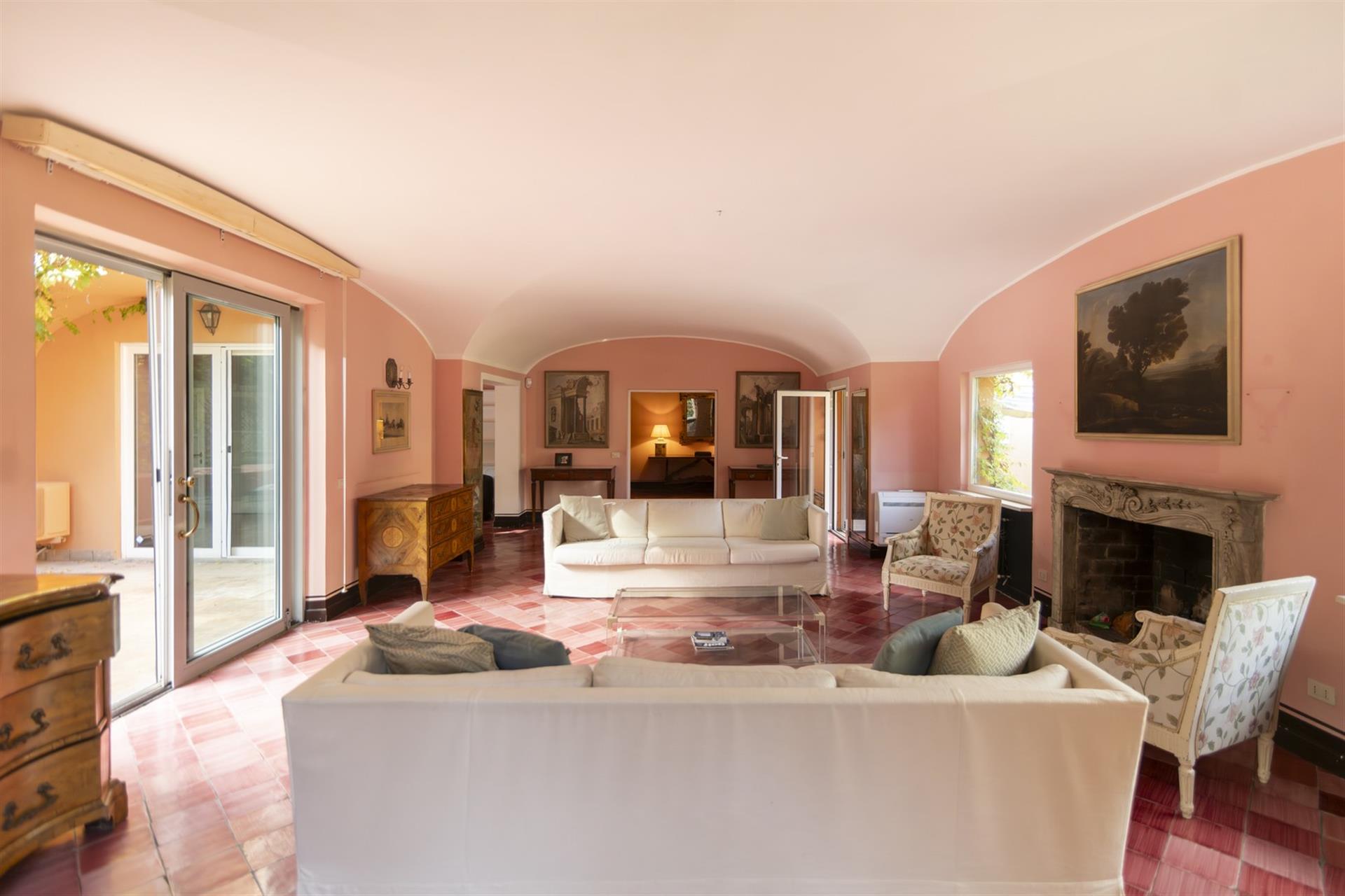 Purchase: Luxury property (00178)
