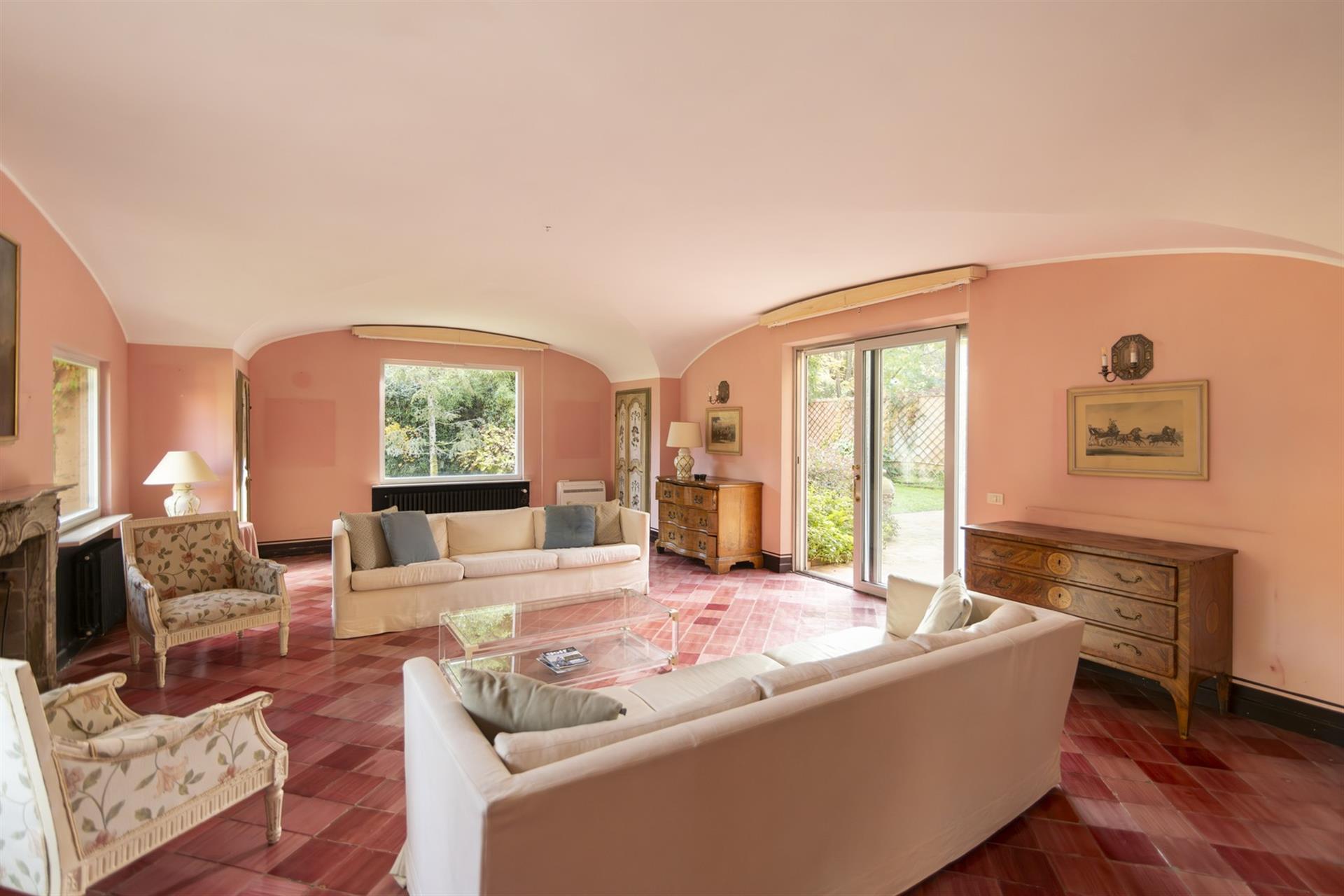 Purchase: Luxury property (00178)