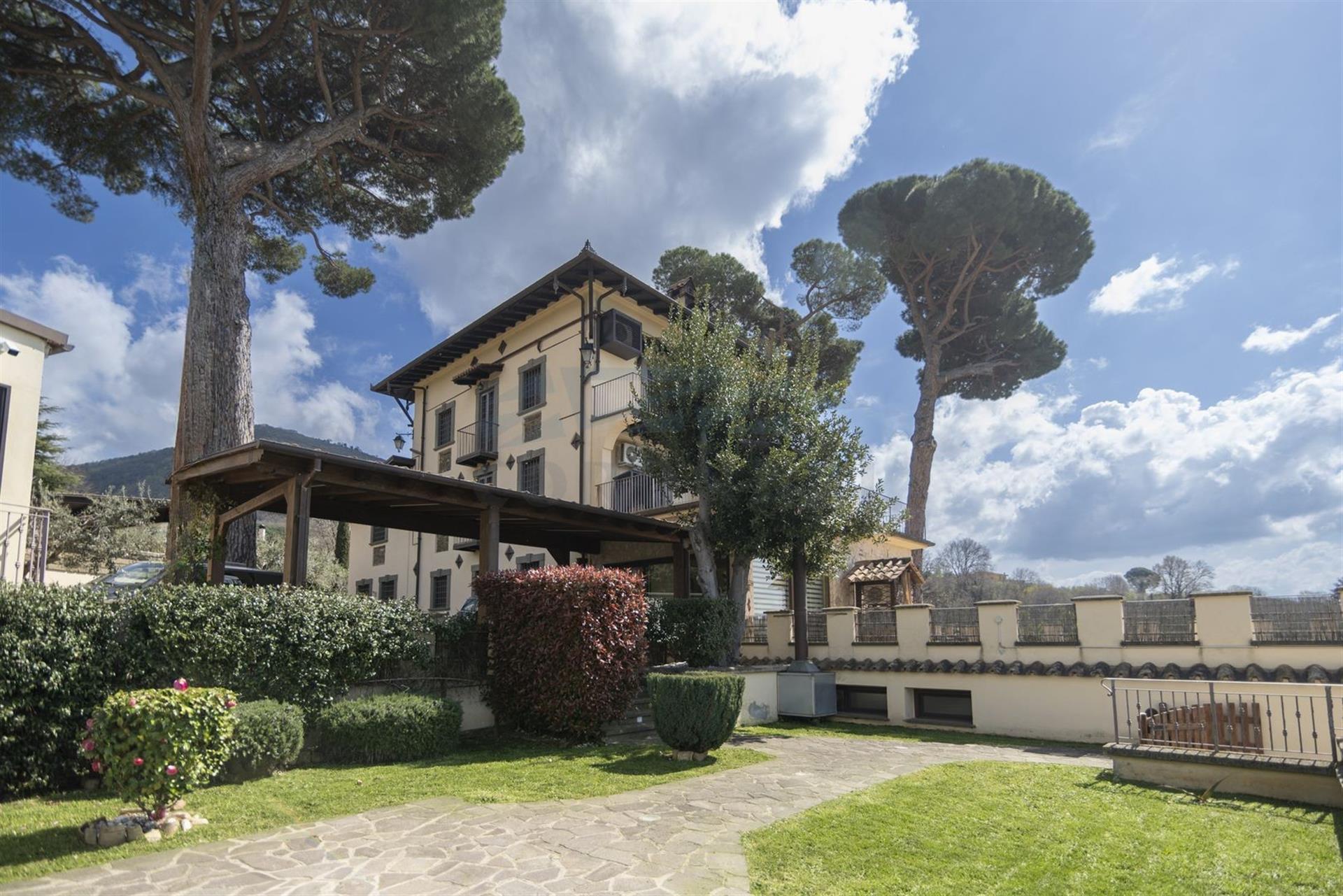 Purchase: Luxury property (00036)