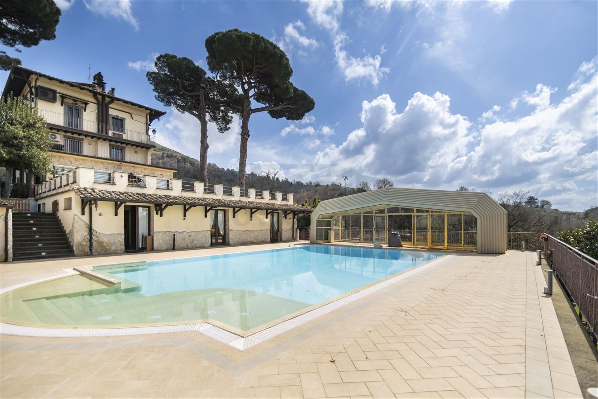 Purchase: Luxury property (00036)