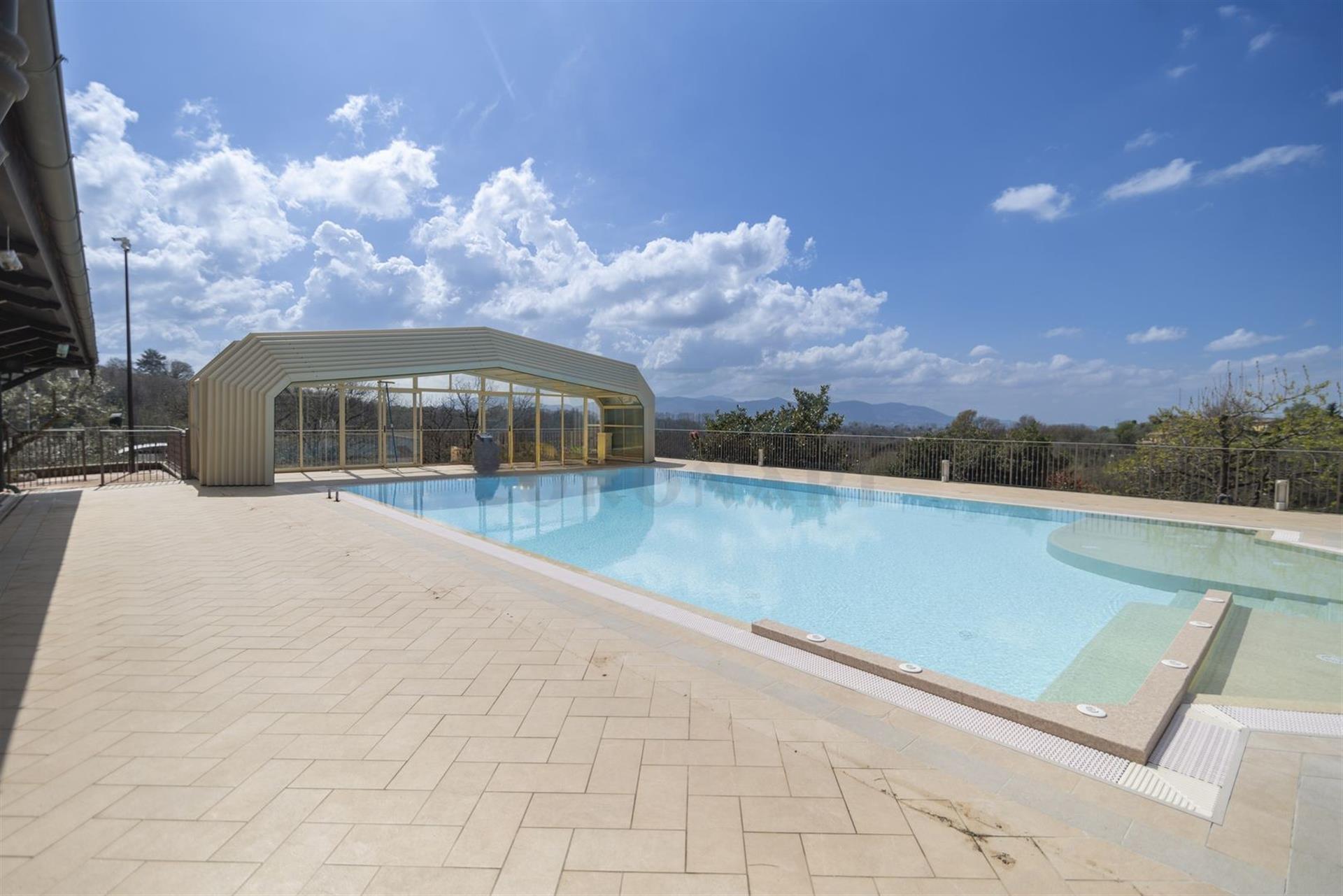 Purchase: Luxury property (00036)