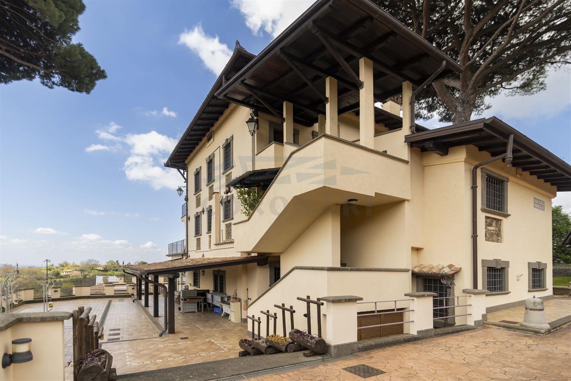 Purchase: Luxury property (00036)