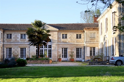 Magnificent XVIIIth Century Chateau with Park and 12 Hectares