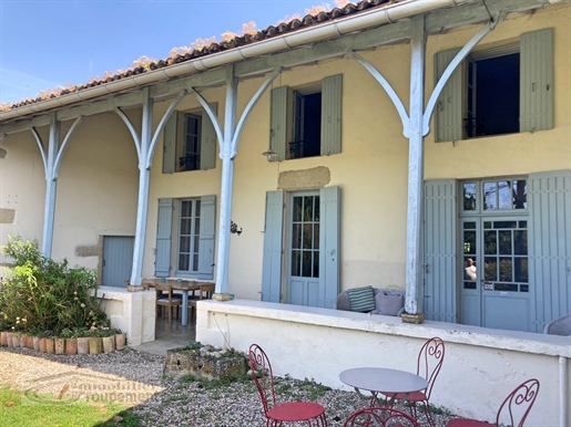 Large Country House with Guest House, Swimming Pool and large Barns - 47120 Duras