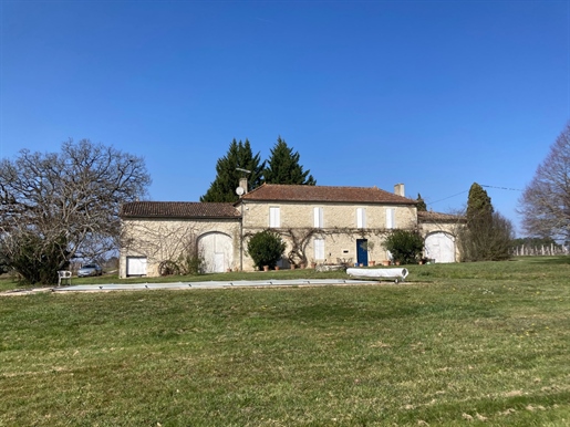 Chateau appellation vineyard (10 hectares) with Maison de Maitre and Chai - Monségur