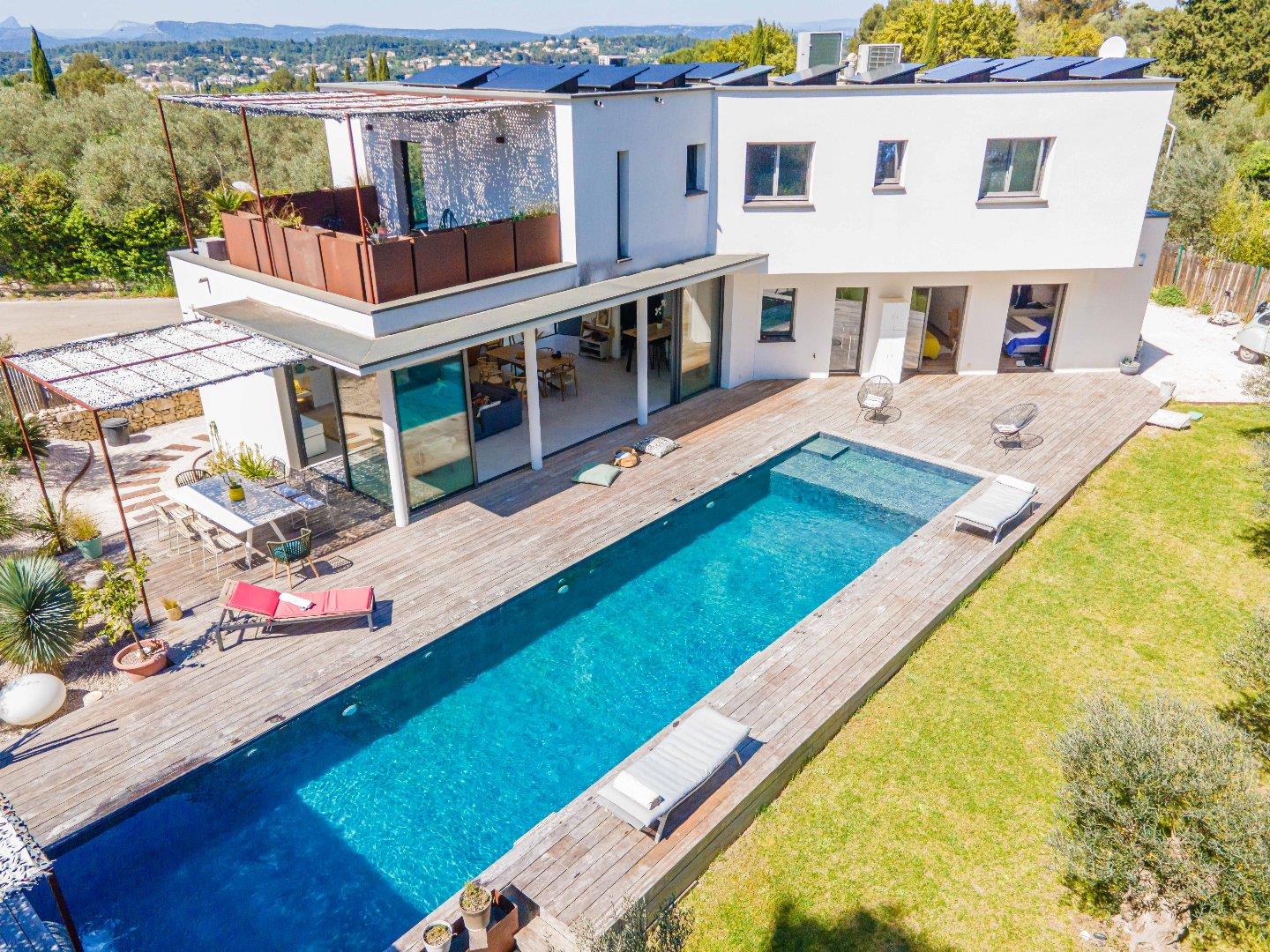 Architect-Designed villa