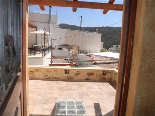 Maison en pierre rénovée à vendre à Lithines, sud de la Crète 