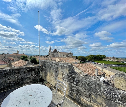 Magnificent stone building with breathtaking views of Saint-Emilion and beyond!