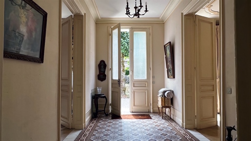 Beautiful property in the heart of Libourne.