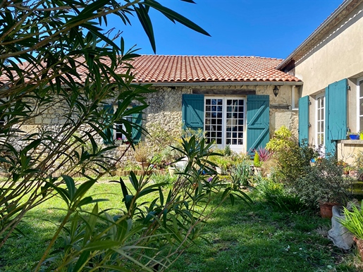 Charming property close to Sauveterre-de-Guyenne.