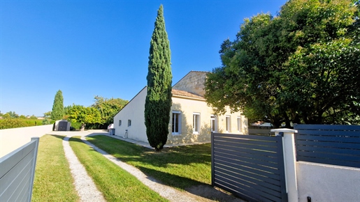 Charmant huis in Girondijnse stijl in een dynamisch dorp op 2 minuten van Libourne en Saint-Emilion.