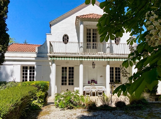 Charming 4 bedroom property close to Bordeaux.