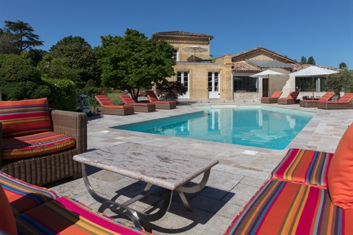 An exceptional and unique property only 10 minutes from the village of Saint-Emilion.