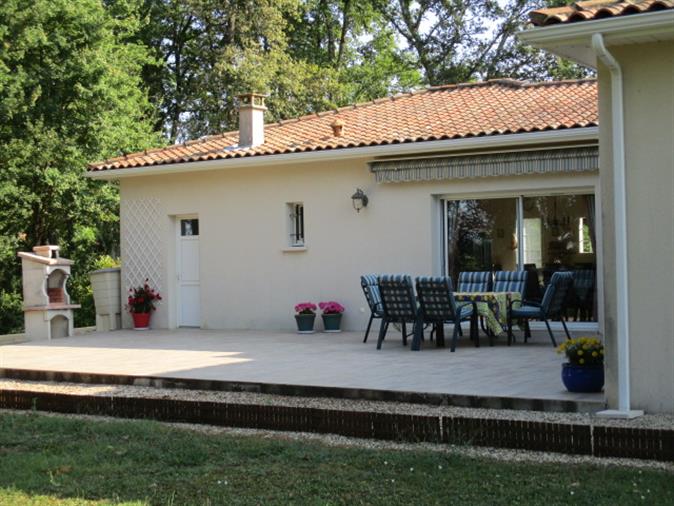 Omakotitalo bungalow Saint Aulaye, Dordogne