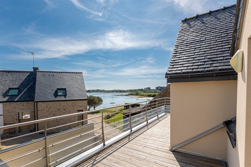 House and terrace with ria view