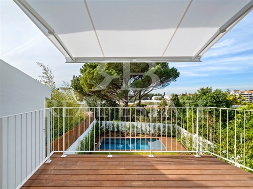 4 Bedroom Villa with Garden and Pool in Monte Estoril - Cascais