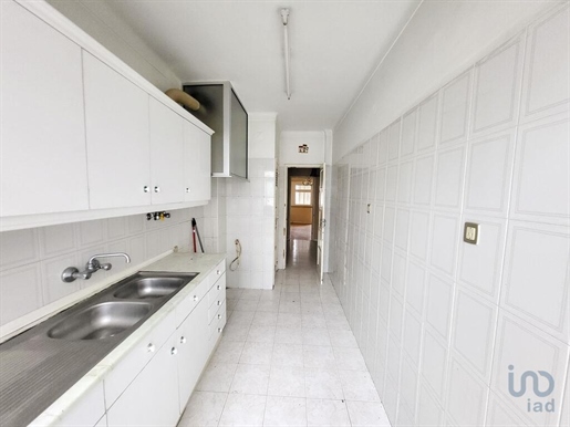 Apartment with 2 Rooms in Lisboa with 70,00 m²