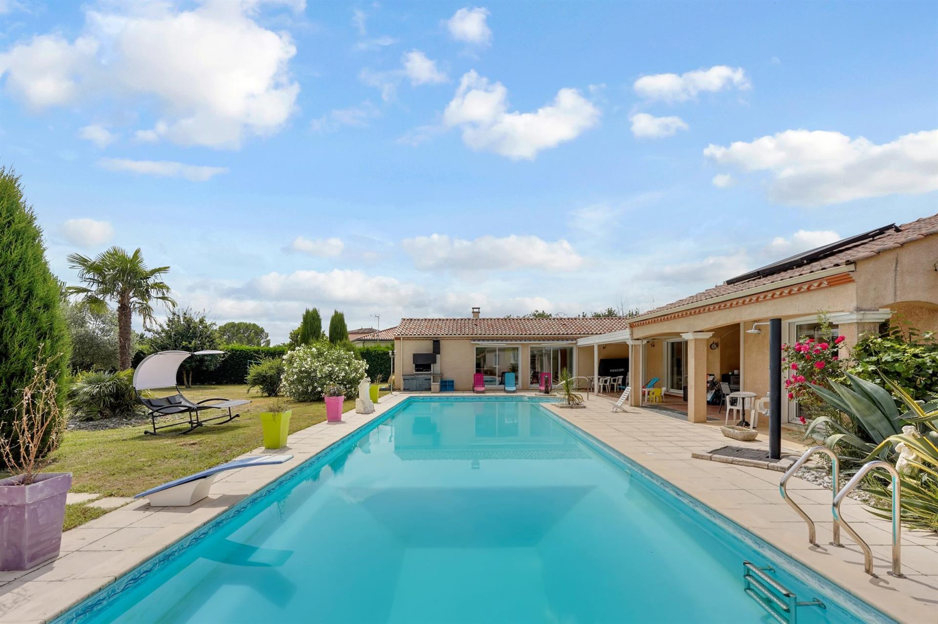 Große Villa Typ 7 von ca. 280m²