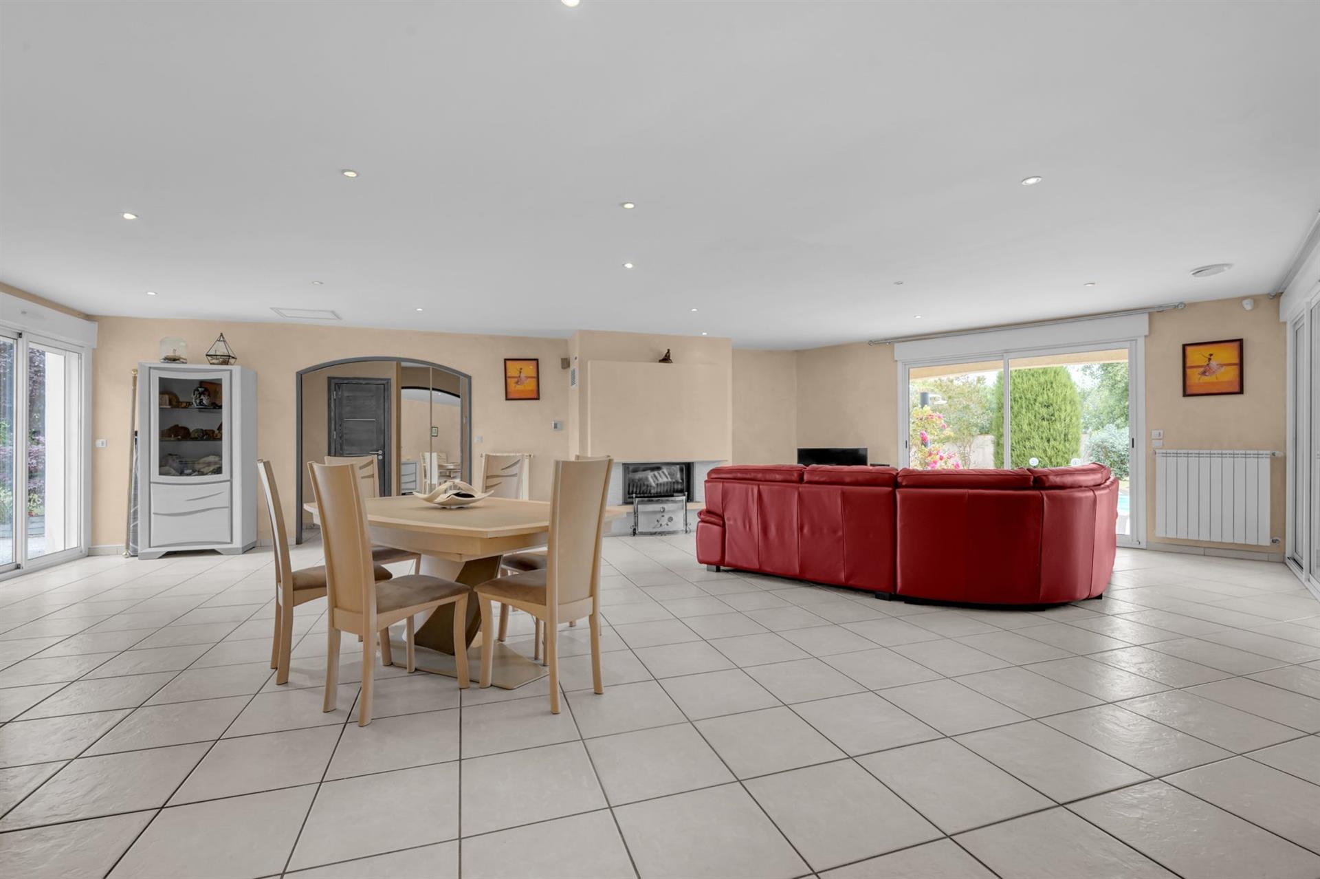 Große Villa Typ 7 von ca. 280m²