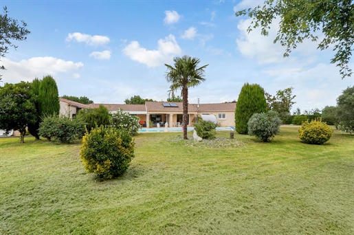 Large Villa type 7 of about 280m ²