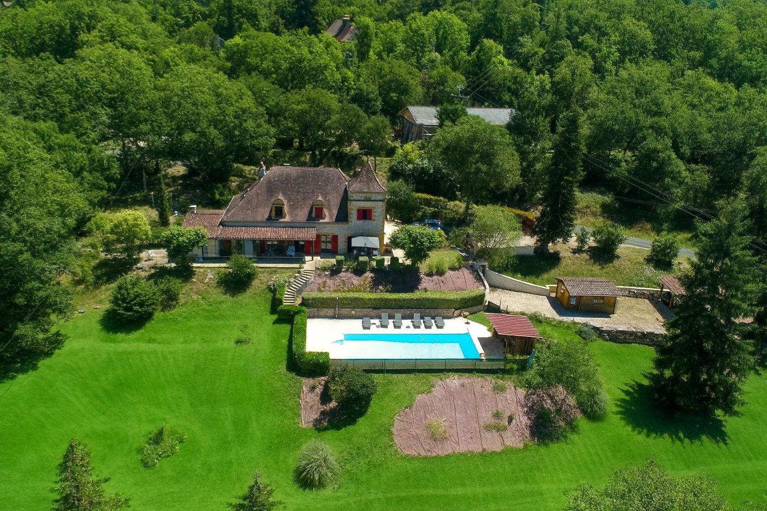 Magnificent House with Panoramic Views – Exceptional Setting
