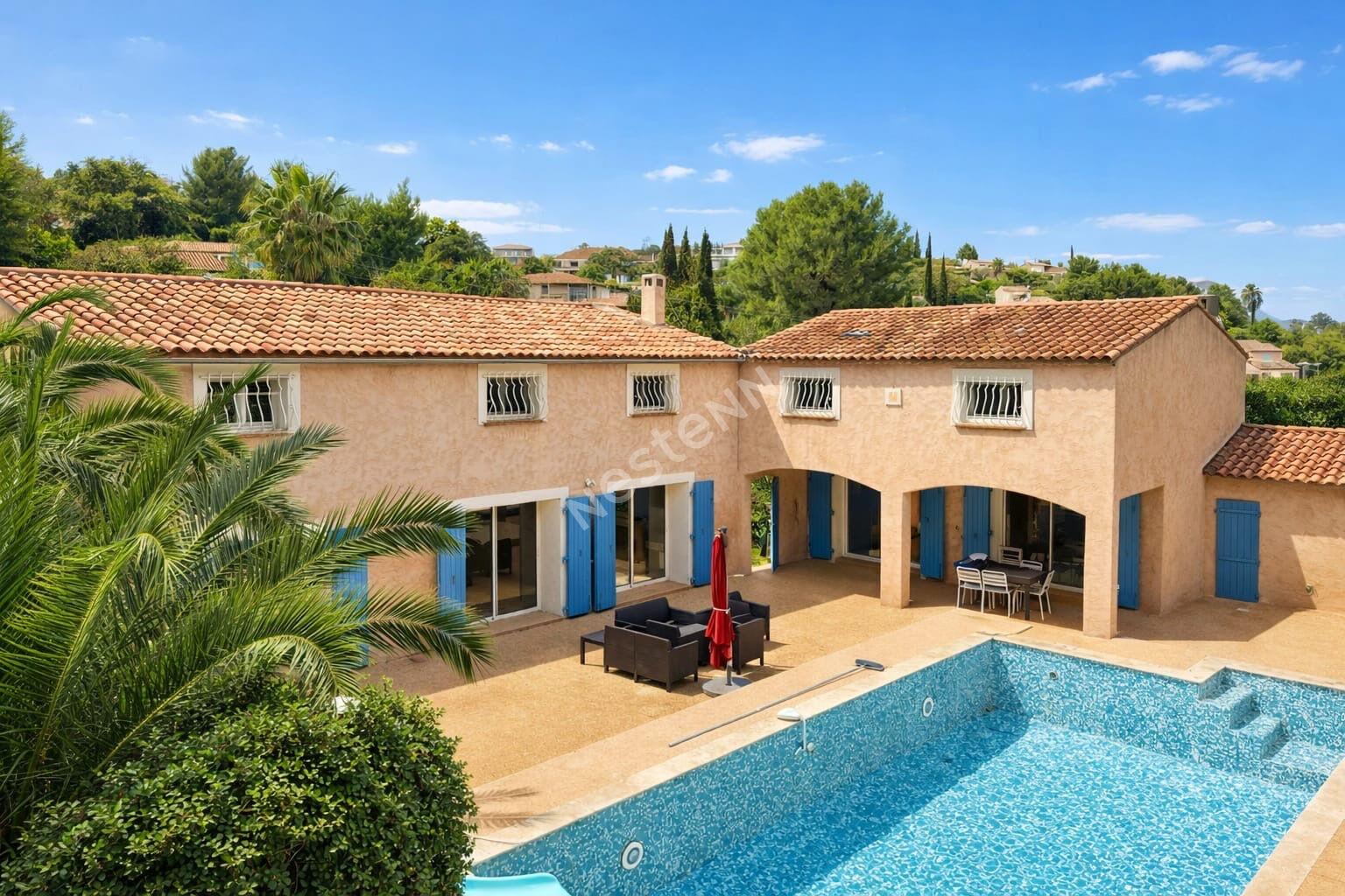 Maison à vendre, 190m², Carqueiranne