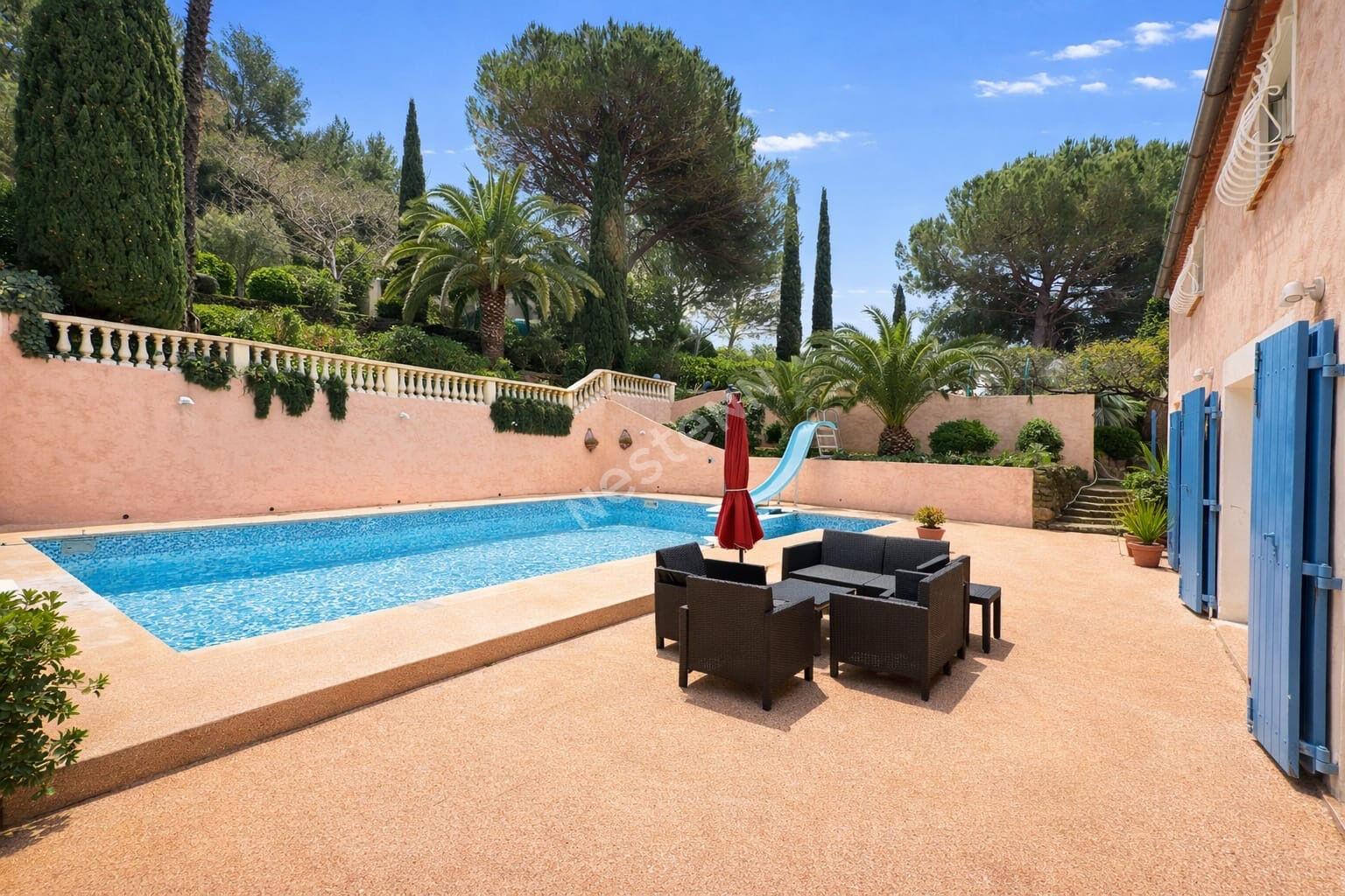 Maison à vendre, 190m², Carqueiranne