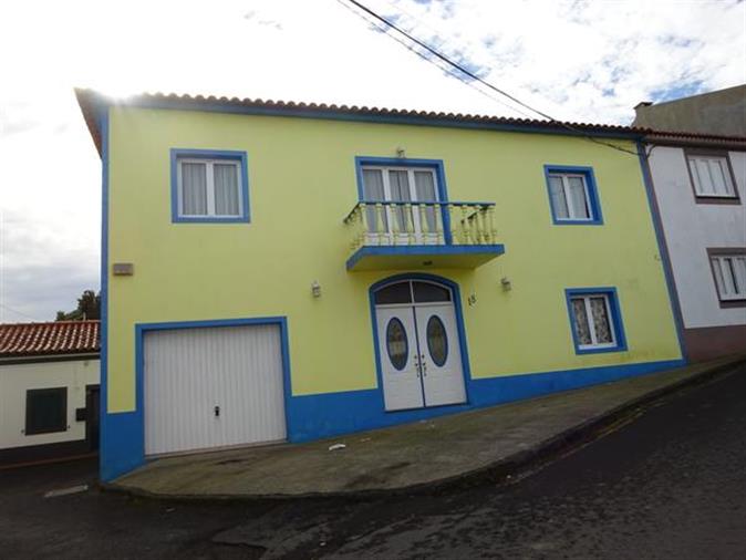 Sao Miguel - Hus med 5 sovrum och garage med 1,5 plats