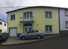 Sao Miguel, casa con 5 camere e 1 garage e mezzo.
