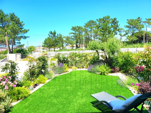 Semi-Detached house with garden and swimming pool