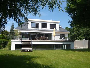 Beautiful contemporary House, close to Versailles