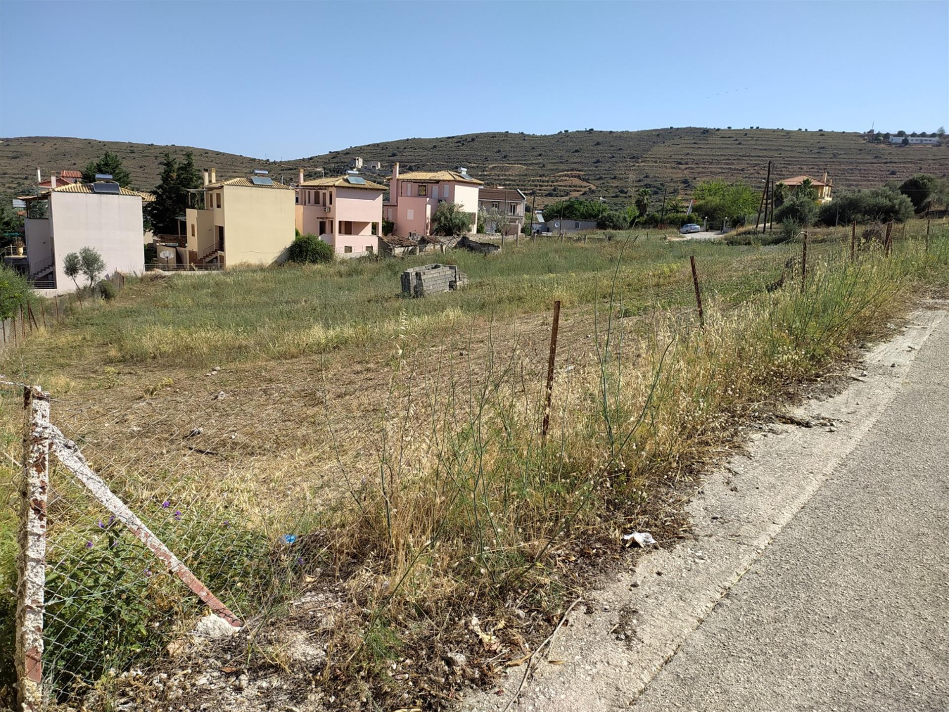 Plot of land for sale 714m2, in the center of Lefkakia village