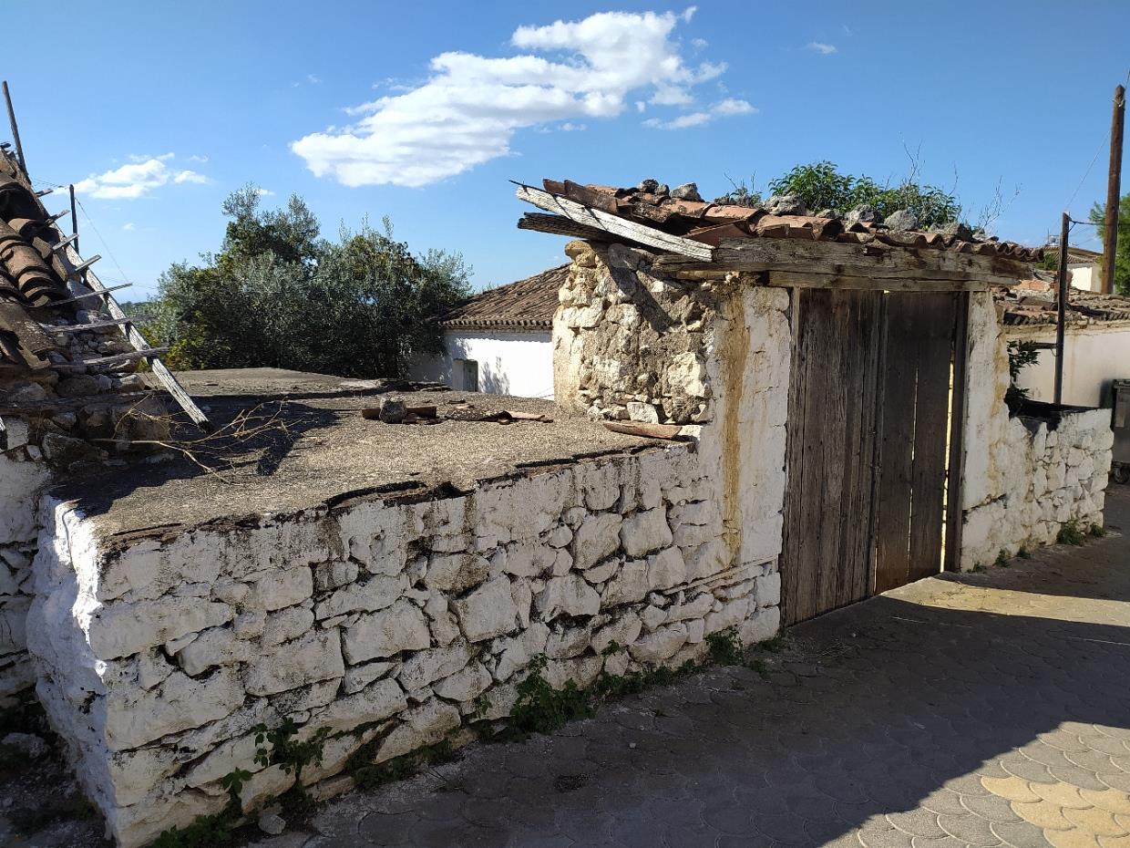 Old stone house for sale in Manesi (close to Nafplio)