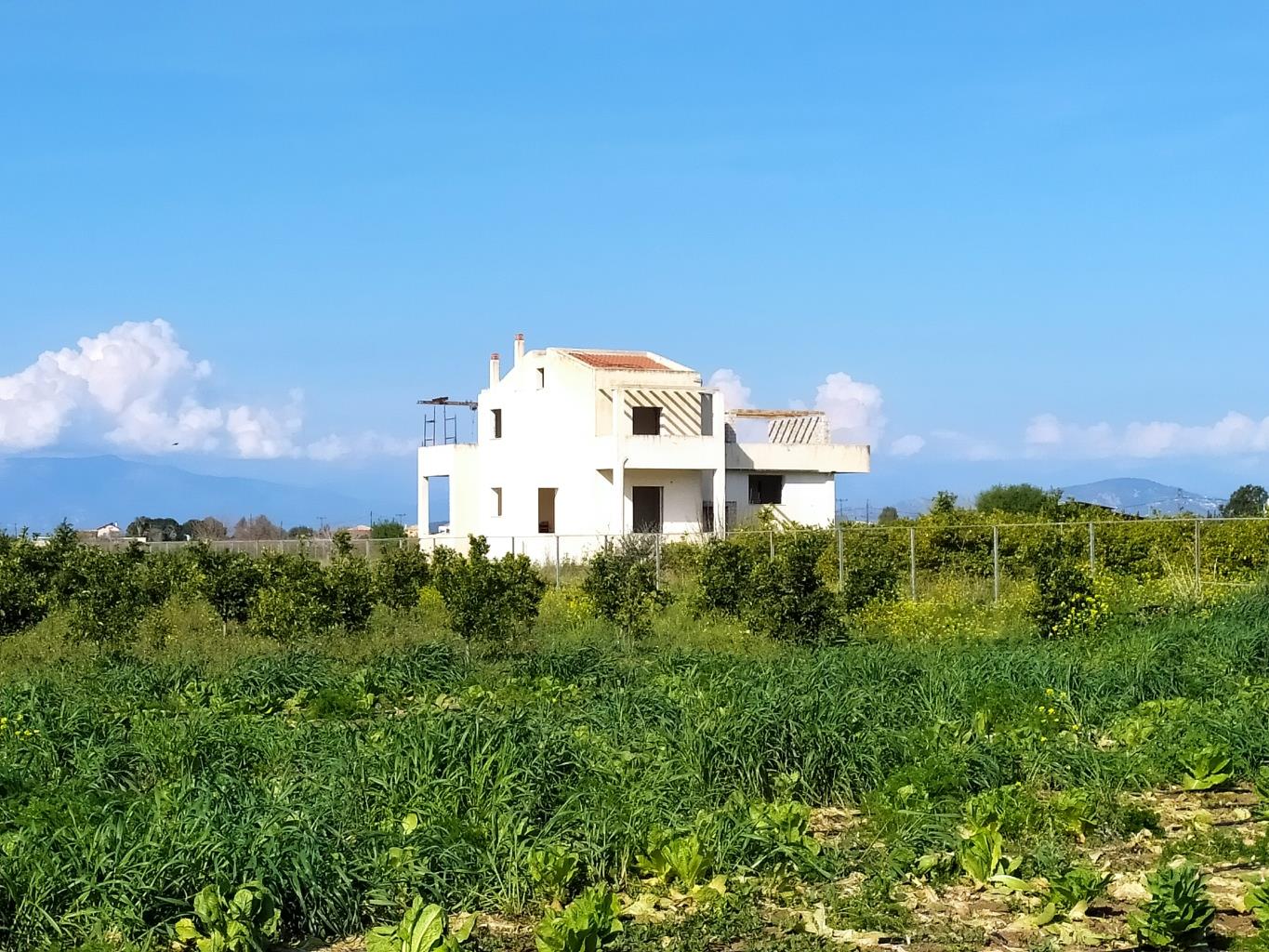 Villa near the sea with big field in Iria Village