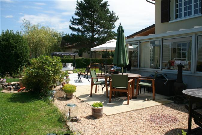 House for Sale in Mezieres sur Issoire
