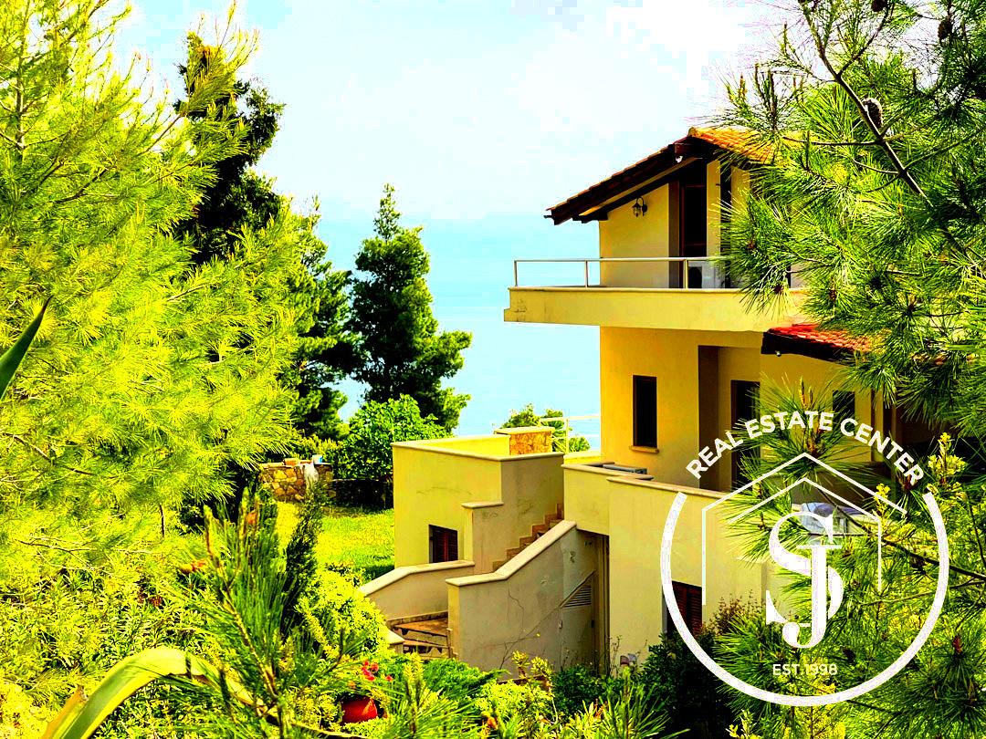 Luxe wacht op u met deze villa, uitzicht op zee, privé zwembad!!
