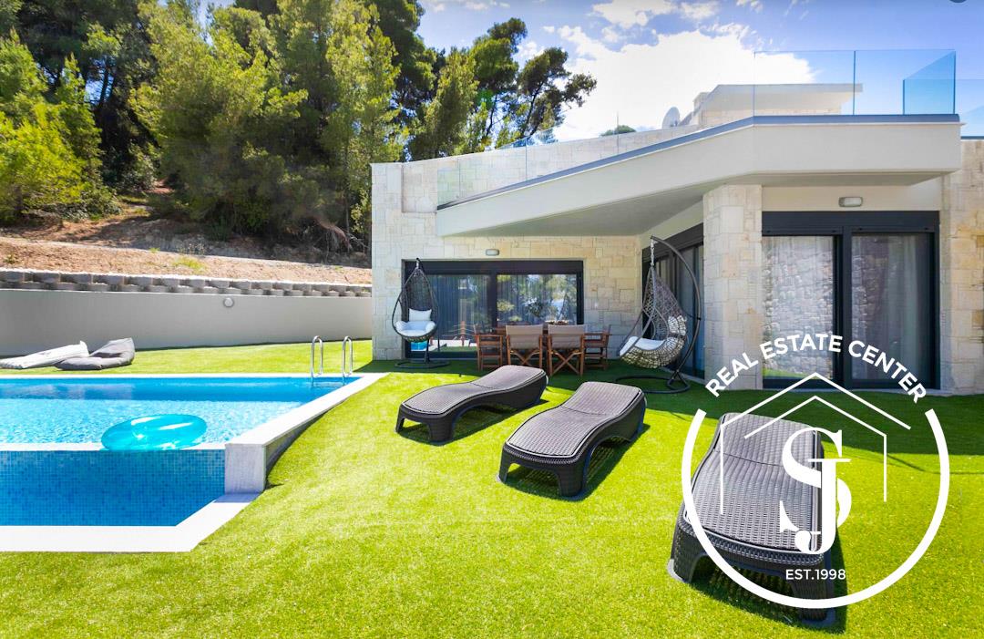Maisonnette moderne, avec piscine privée !!