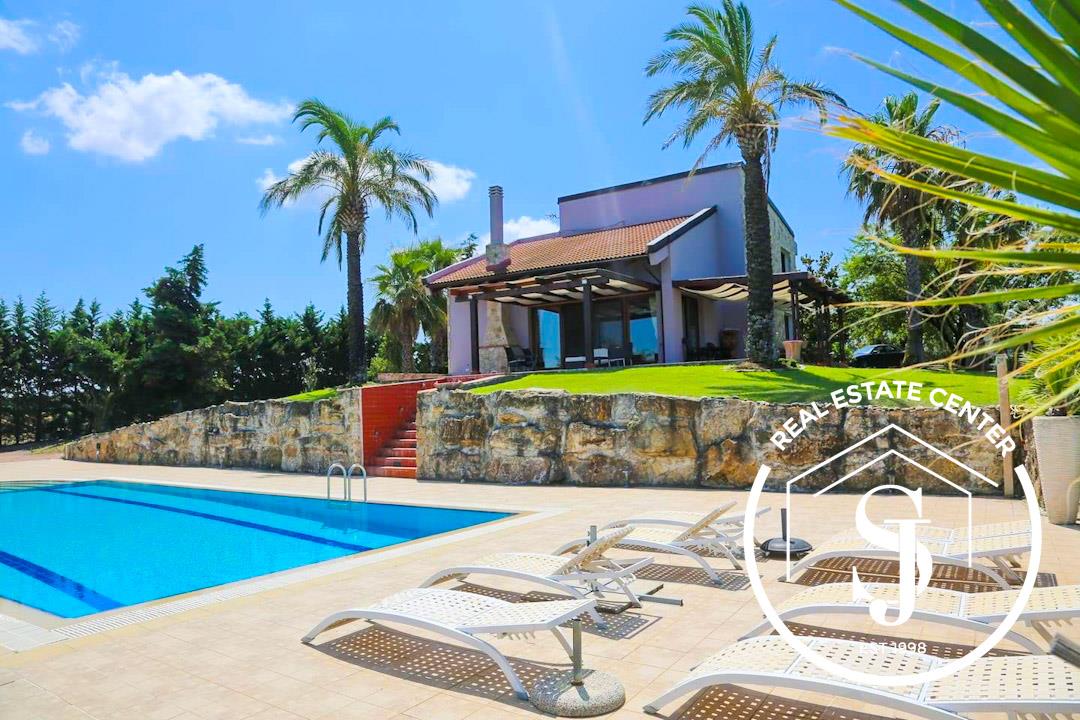 Vie de rêve, piscine privée, villa près du terrain de golf !!