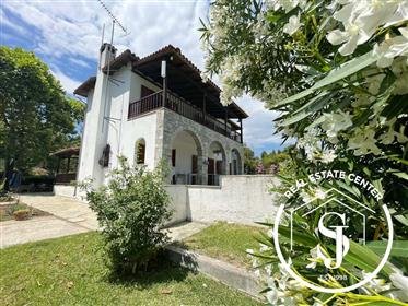 Villa With Large Gated Gardens, 500 M To Beach!!