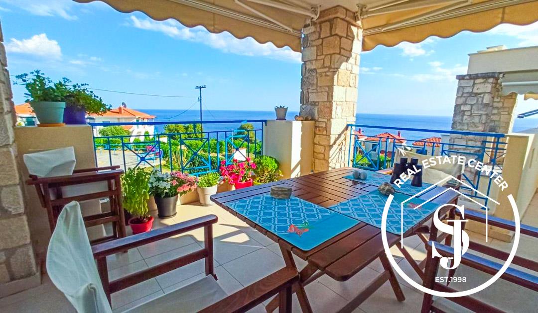 Sea Views Maisonette With Shared Pool!!