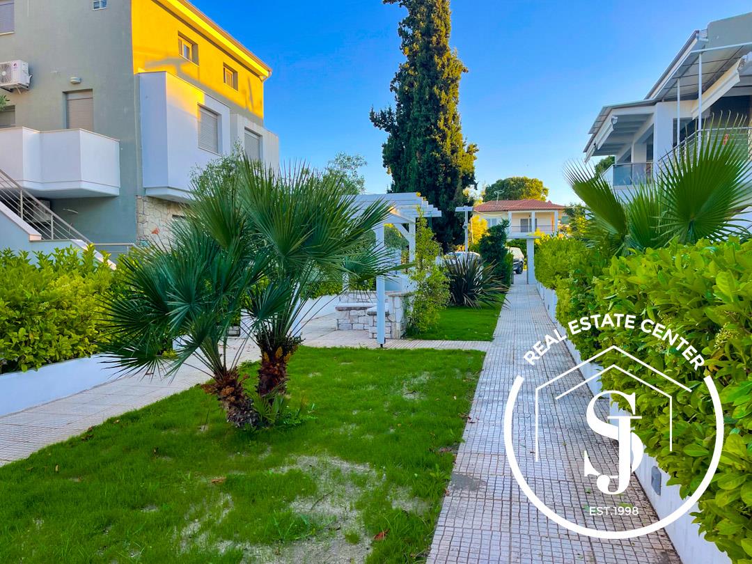 Για επενδυτές, υπέροχο διαμέρισμα για εισόδημα από ενοικίαση με μικρό κήπο &; ιδιωτικό χώρο στάθμευ