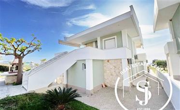 Villa Side Split, Only Meters From The Beach!!