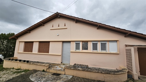 Single storey house in Montayral