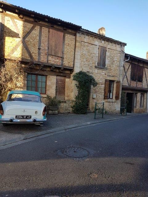 Beautiful village house of 265 m2 of living space with swimming pool